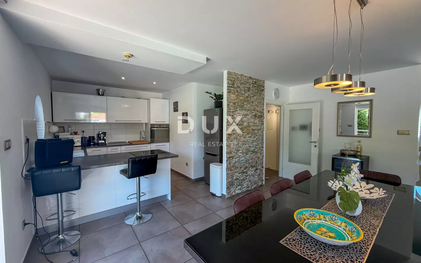 5-bedroom Villa In Pobri, Croatia (210 M²)