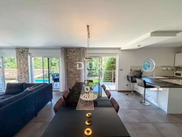 5-bedroom Villa In Pobri, Croatia (210 M²)
