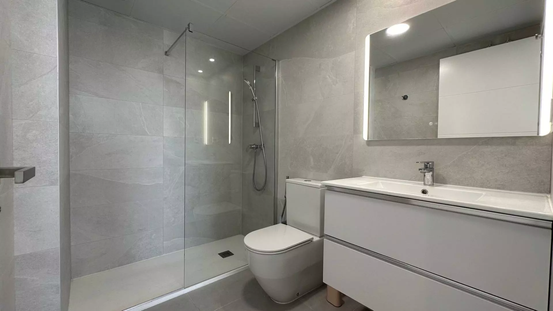 2-17-eb4b67 2-bedroom Apartment In Finestrat, Spain (140 M²)