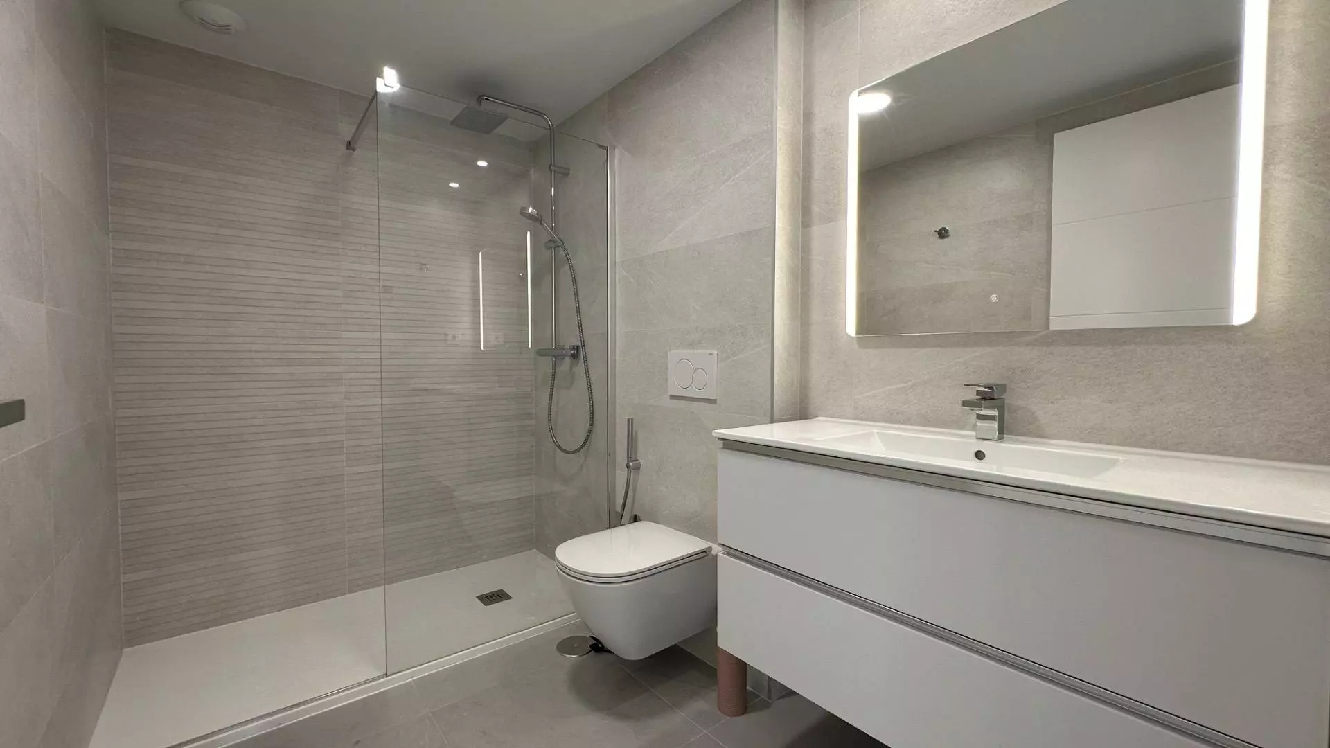 2-18-9d5ea7 2-bedroom Apartment In Finestrat, Spain (140 M²)