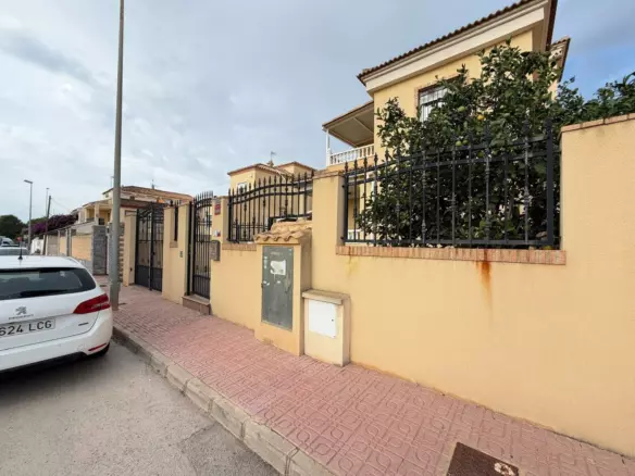 4-bedroom Villa In Orihuela Costa, Spain (133 M²)
