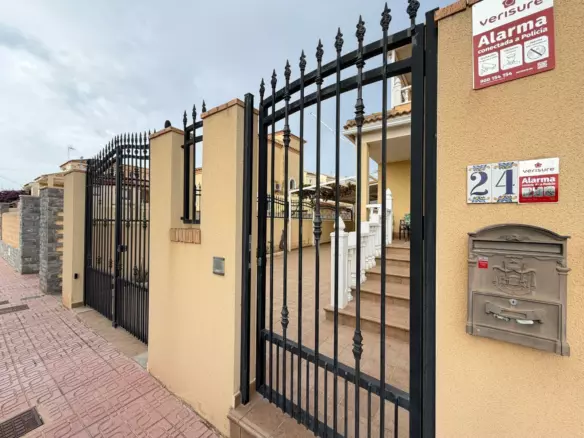 4-bedroom Villa In Orihuela Costa, Spain (133 M²)