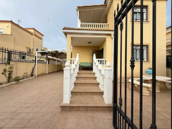 4-bedroom Villa In Orihuela Costa, Spain (133 M²)