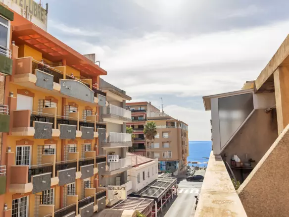 3-bedroom Apartment In Torrevieja, Spain (90 M²)