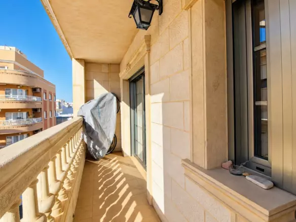3-bedroom Apartment In Torrevieja, Spain (124 M²)