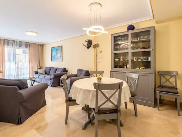 3-bedroom Apartment In Torrevieja, Spain (124 M²)