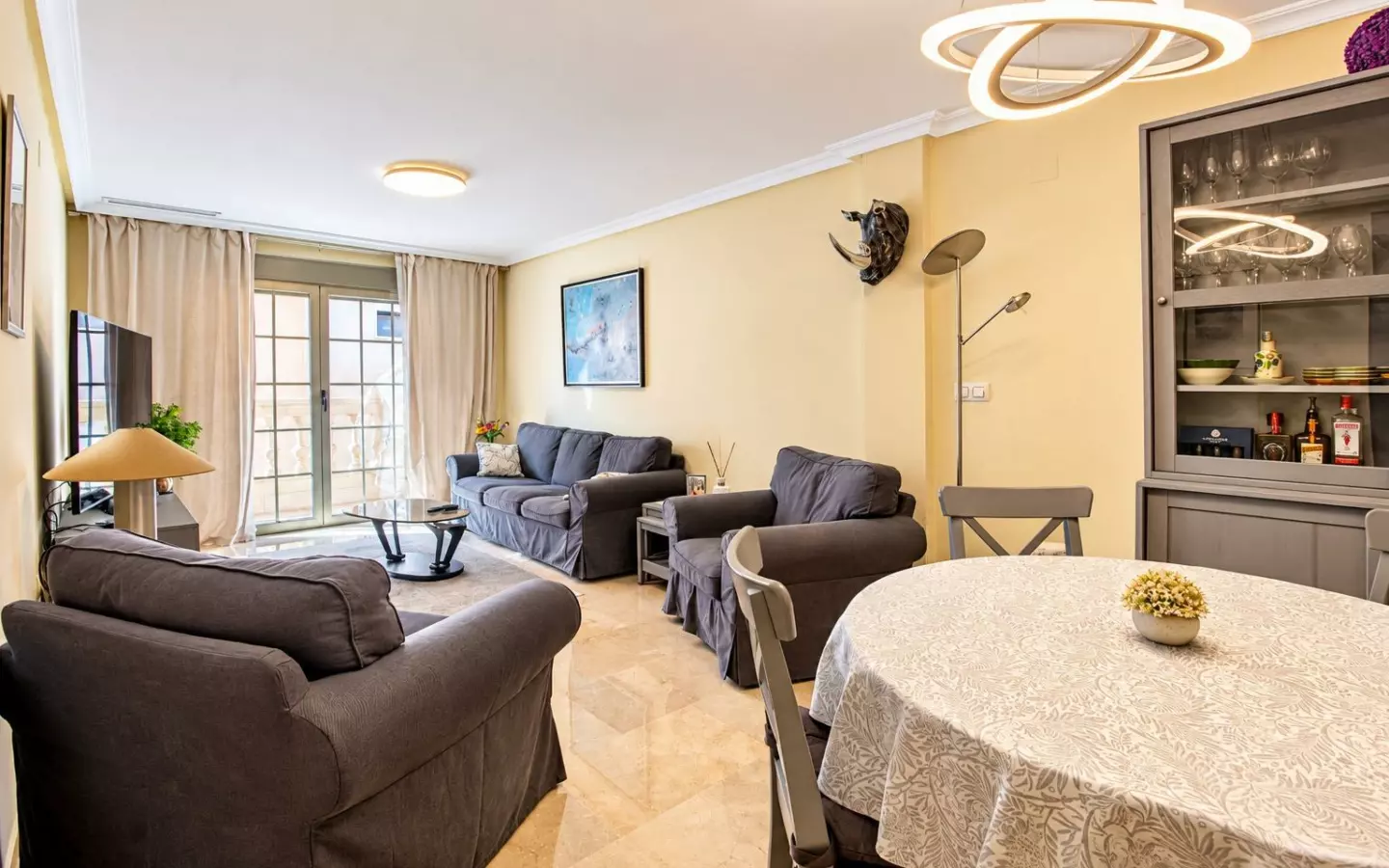 3-bedroom Apartment In Torrevieja, Spain (124 M²)