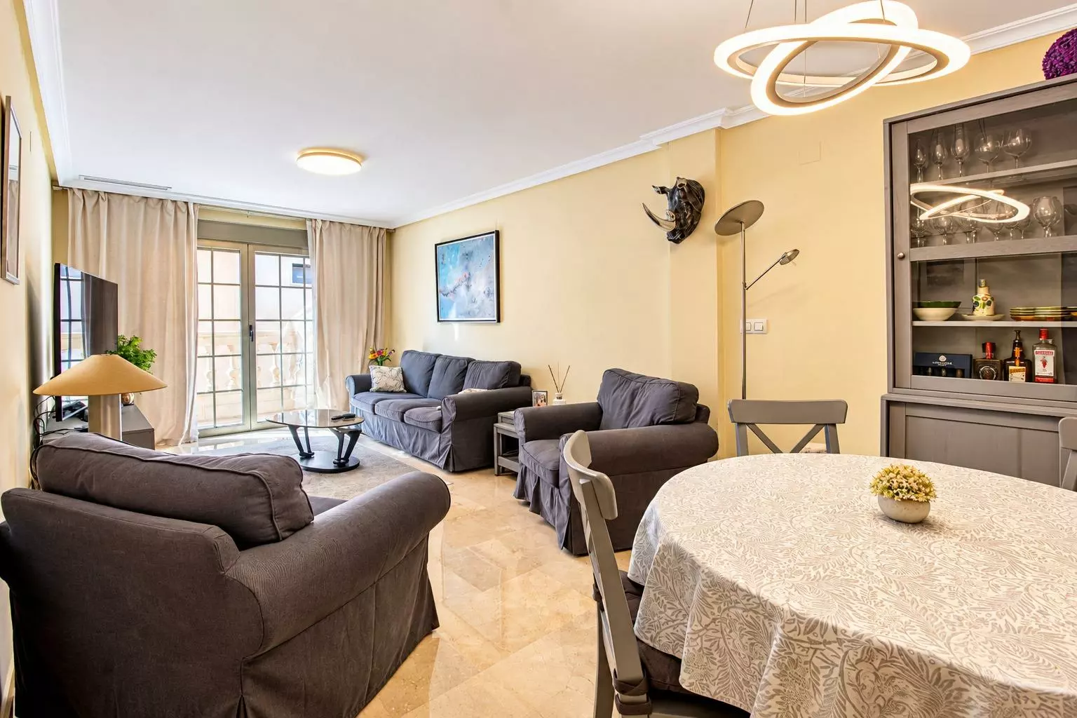 8-8-38b196 3-bedroom Apartment In Torrevieja, Spain (124 M²)