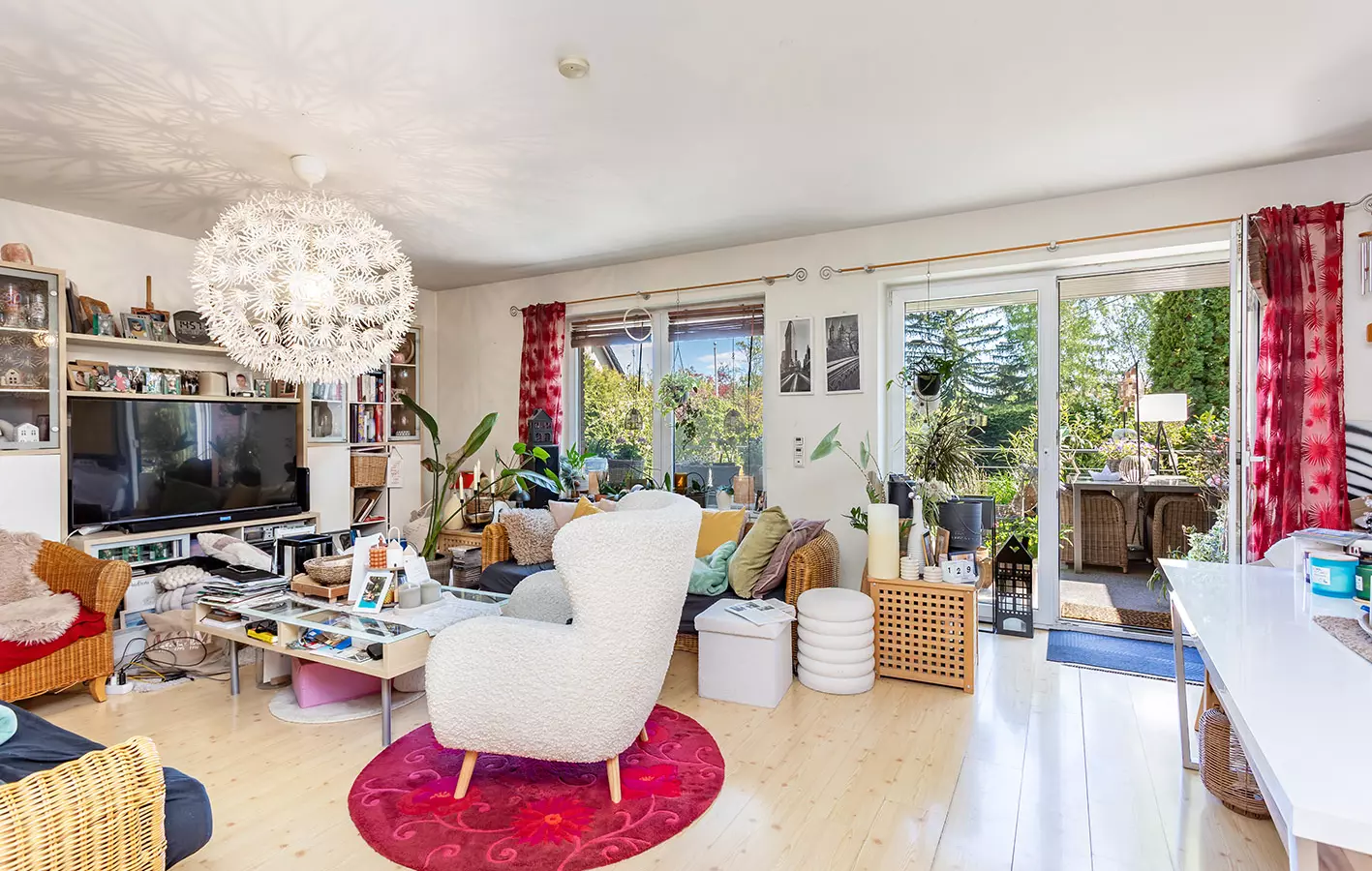 Semi-detached House In An Absolutely Green And Quiet, Secluded Location In Pankow For Sale Without Commission