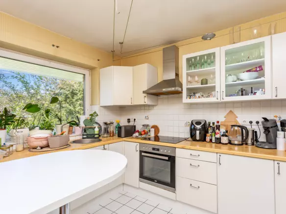 Semi-detached House In An Absolutely Green And Quiet, Secluded Location In Pankow For Sale Without Commission