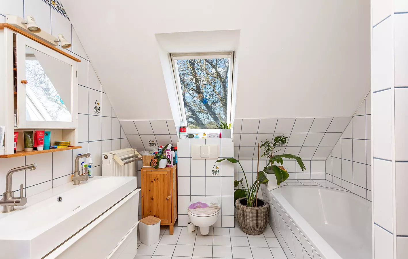 Semi-detached House In An Absolutely Green And Quiet, Secluded Location In Pankow For Sale Without Commission