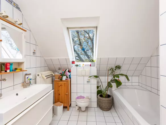 Semi-detached House In An Absolutely Green And Quiet, Secluded Location In Pankow For Sale Without Commission
