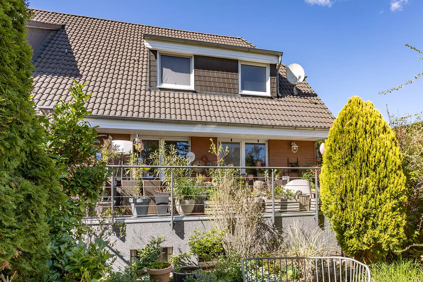 DAV_5816 Semi-detached House In An Absolutely Green And Quiet, Secluded Location In Pankow For Sale Without Commission