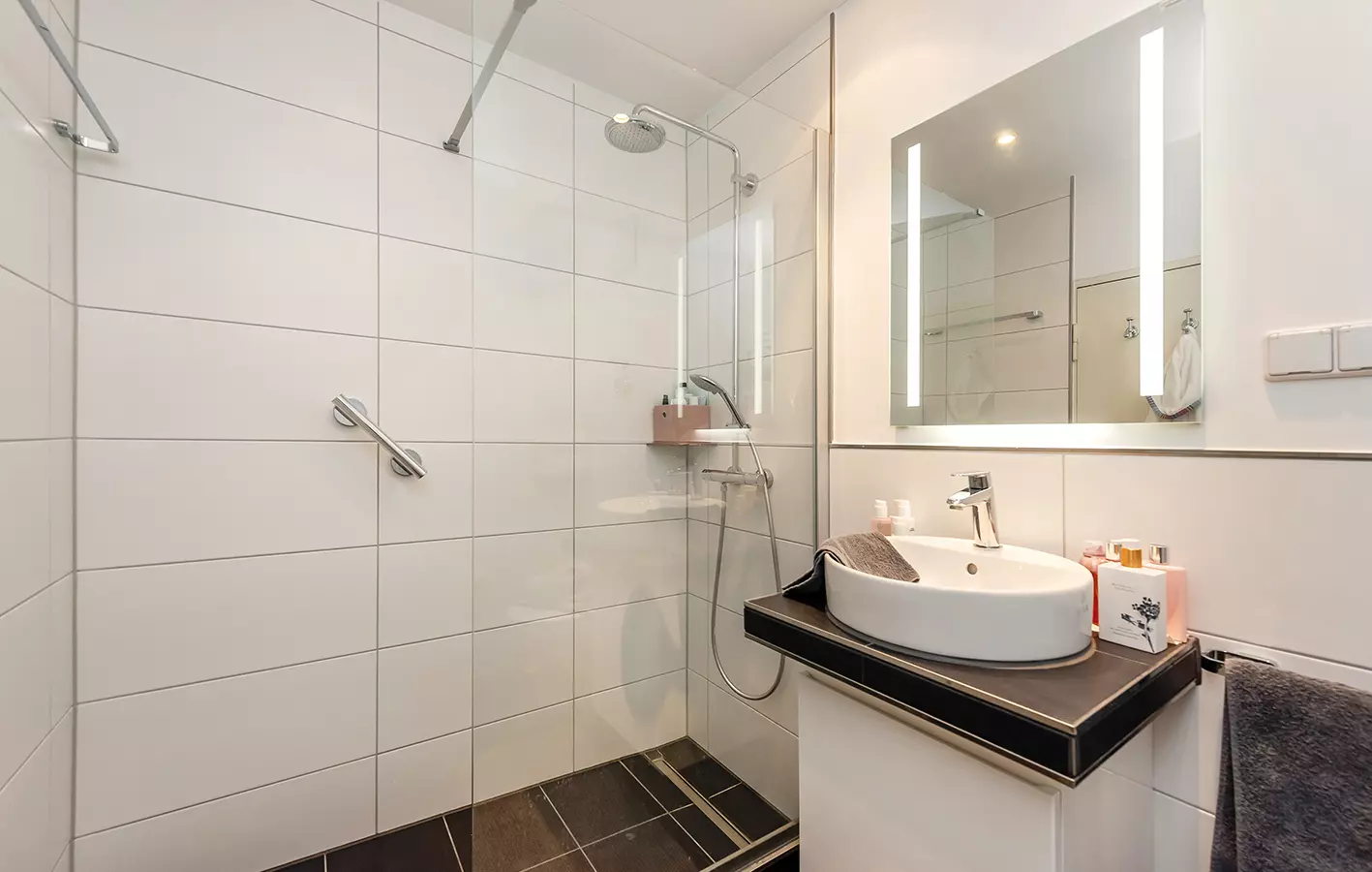 Above The Rooftops Of Berlin: 2.5 Rooms With A View Of The Tv Tower