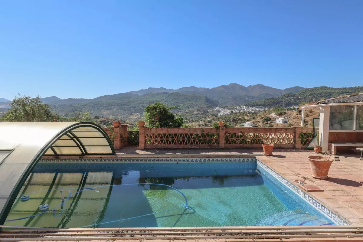3-bedroom Villa In Guaro, Spain (222 M²)