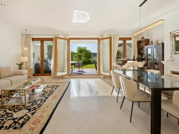 3-bedroom Town House In Estepona, Spain (184 M²)