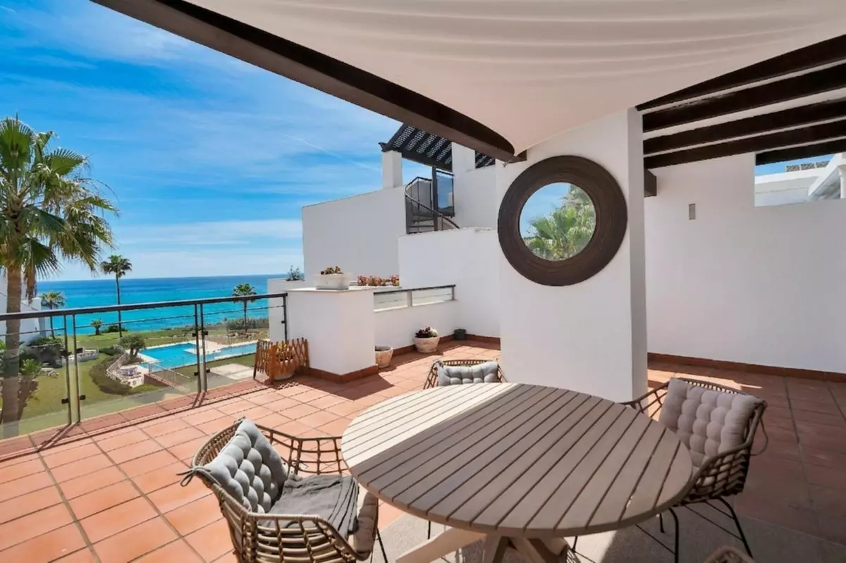 2-bedroom Apartment In Casares, Spain (80 M²)