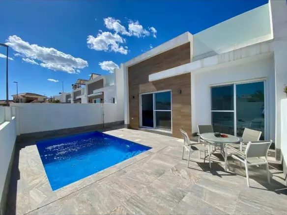 3-bedroom Villa In Murcia, Spain (88 M²)