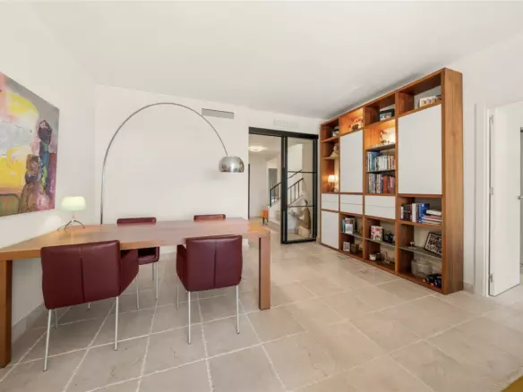 4-bedroom Apartment In Málaga, Spain (159 M²)