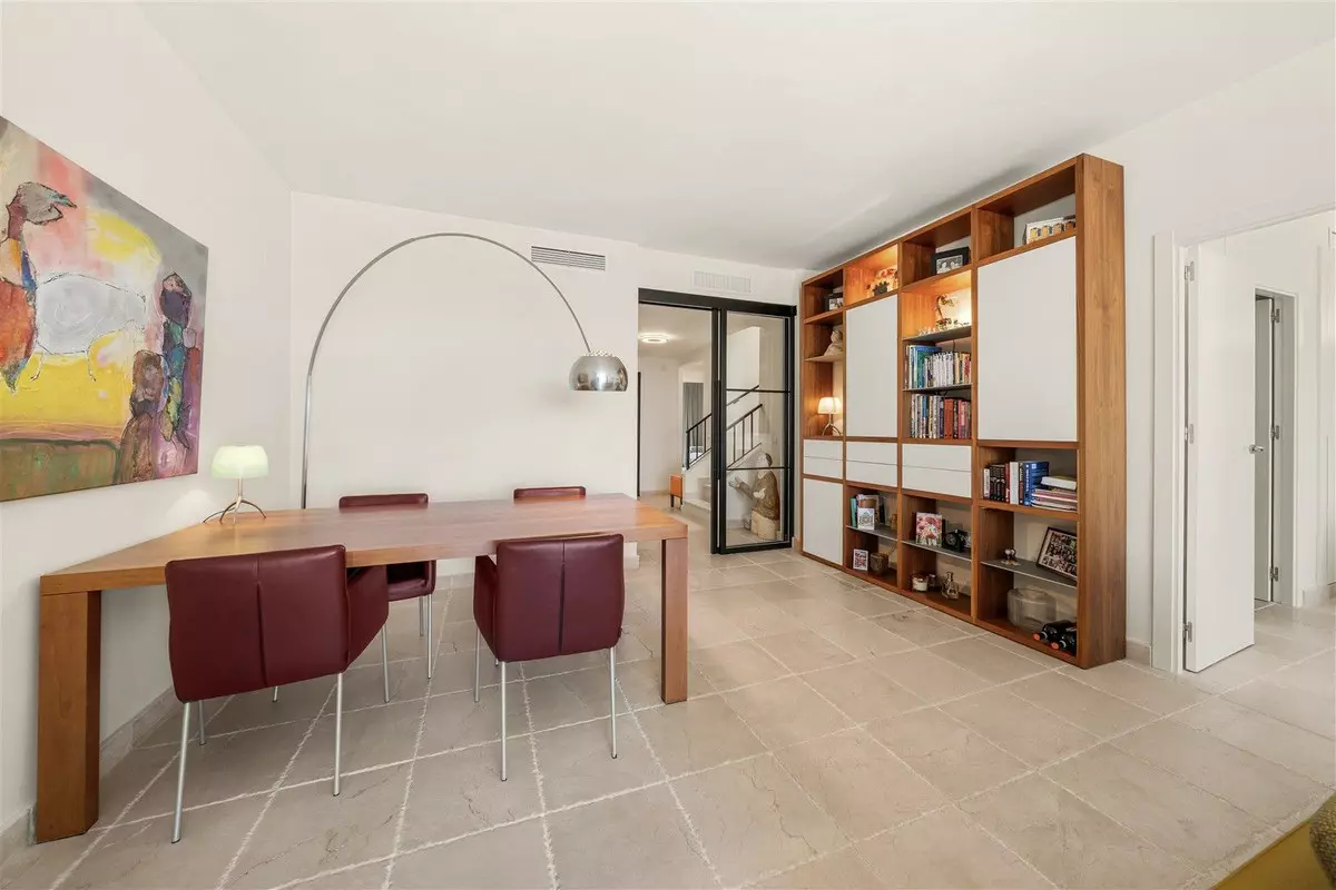 4-bedroom Apartment In Málaga, Spain (159 M²)