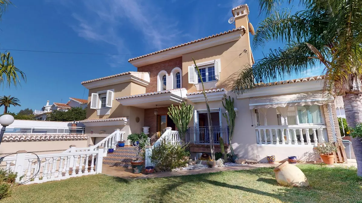 5-bedroom Villa In Vélez – Málaga, Spain (264 M²)