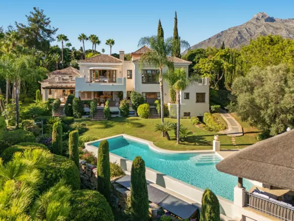 6-bedroom Villa In Marbella, Spain (712 M²)