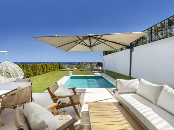 4-bedroom Town House In Estepona, Spain (194 M²)