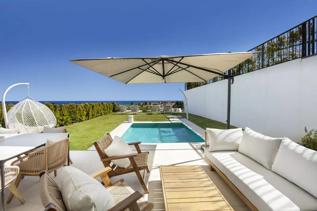 4-bedroom Town House In Estepona, Spain (194 M²)