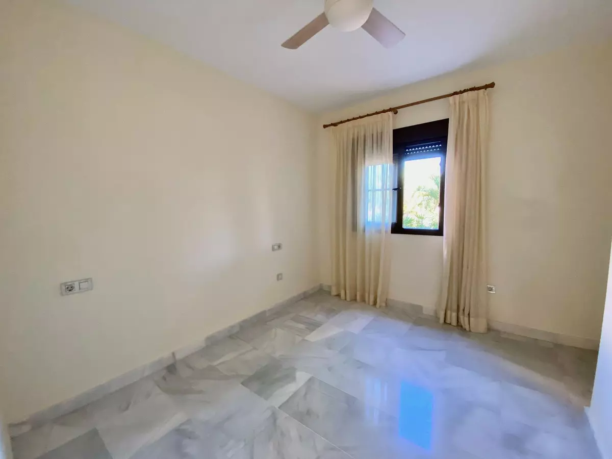 2-bedroom Apartment In Estepona, Spain (118 M²)