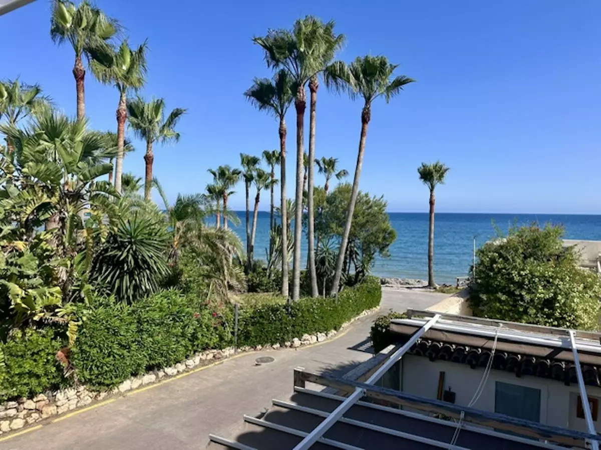 3-bedroom Town House In Estepona, Spain (120 M²)