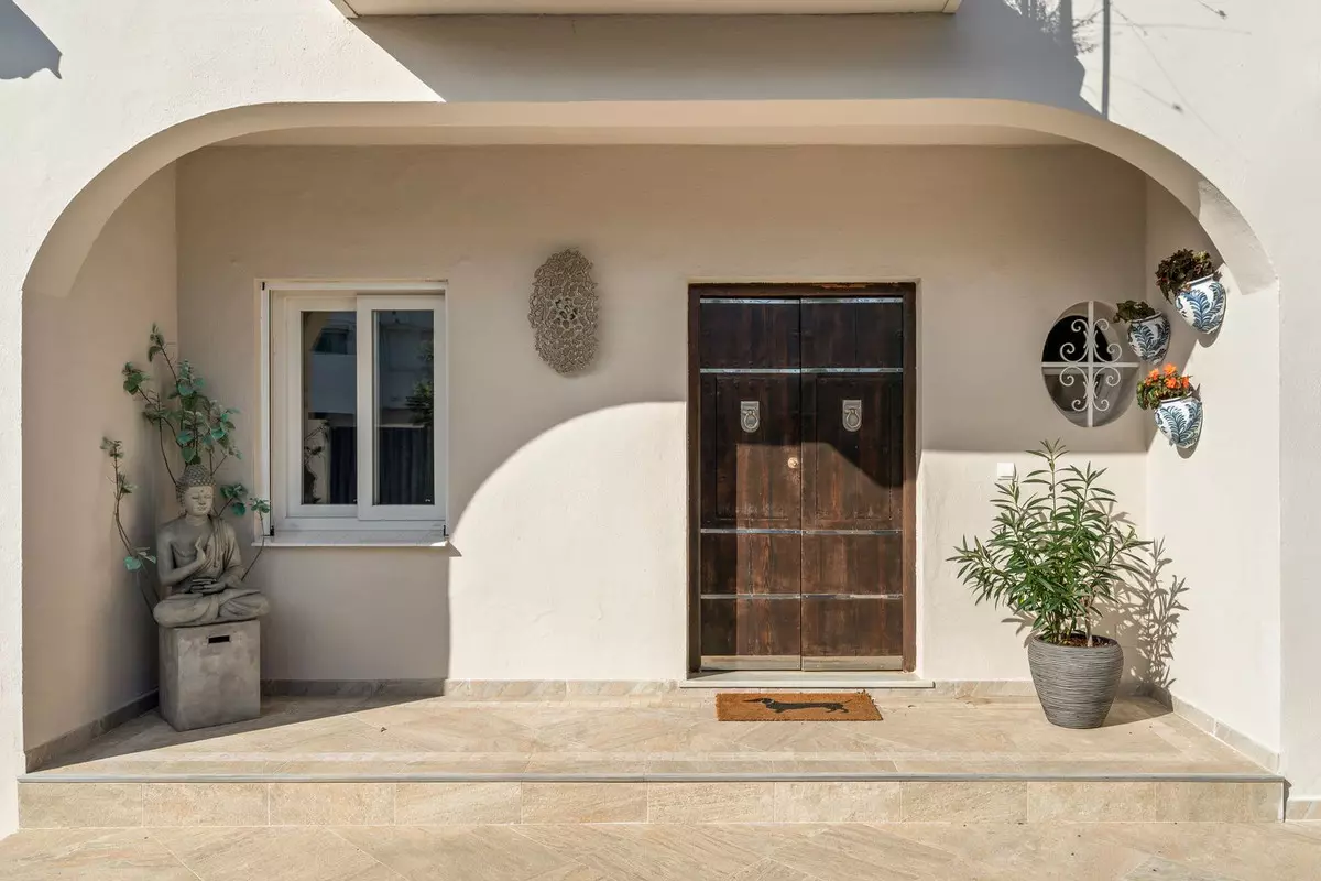 4-bedroom Villa In Estepona, Spain (210 M²)