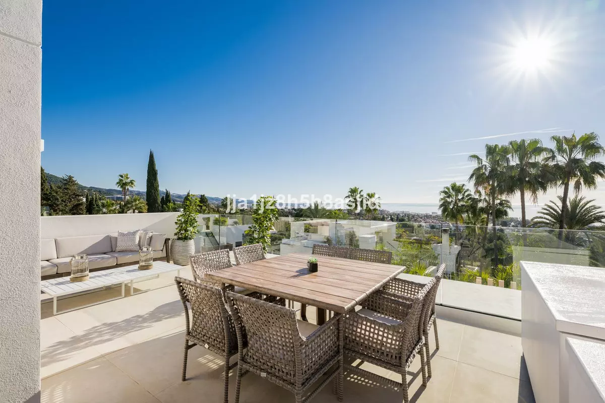 4-bedroom Villa In Marbella, Spain (421 M²)