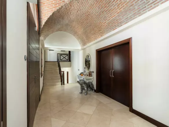 5-bedroom Villa In Benahavis, Spain (647 M²)