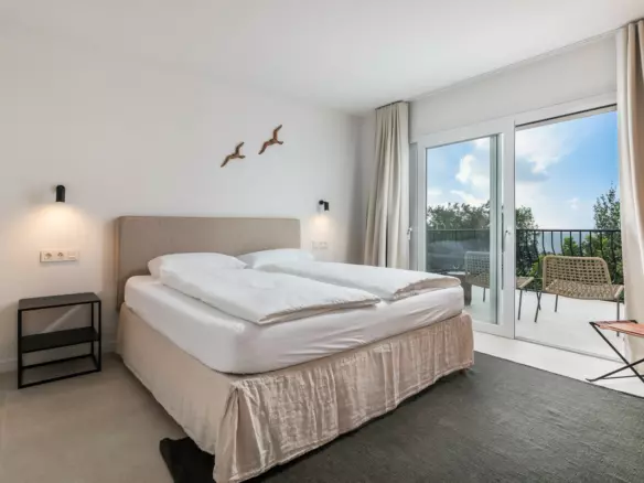 2-bedroom Town House In Istan, Spain (197 M²)