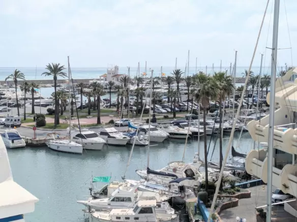 3-bedroom Apartment In Benalmádena, Spain (155 M²)
