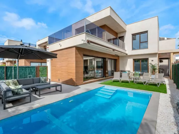 3-bedroom Villa In San Javier, Spain (142 M²)