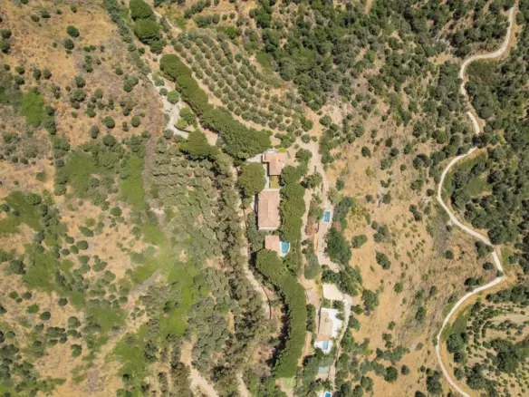 9-bedroom Villa In Ojen, Spain (1.688 M²)