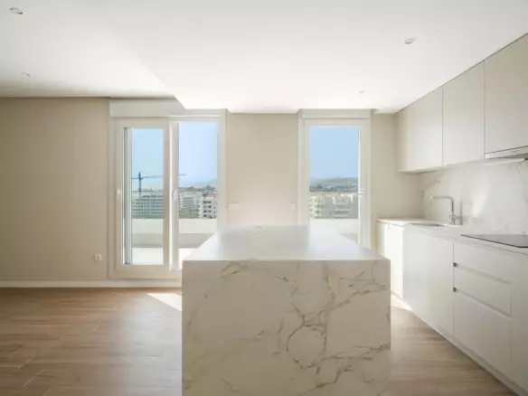 4-bedroom Apartment In Marbella, Spain (129 M²)