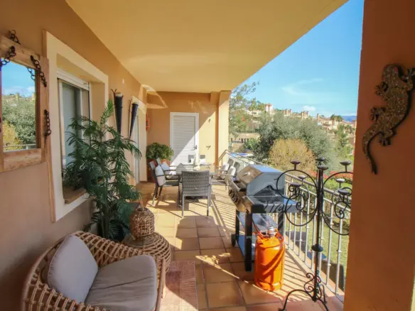 2-bedroom Apartment In Marbella, Spain (109 M²)