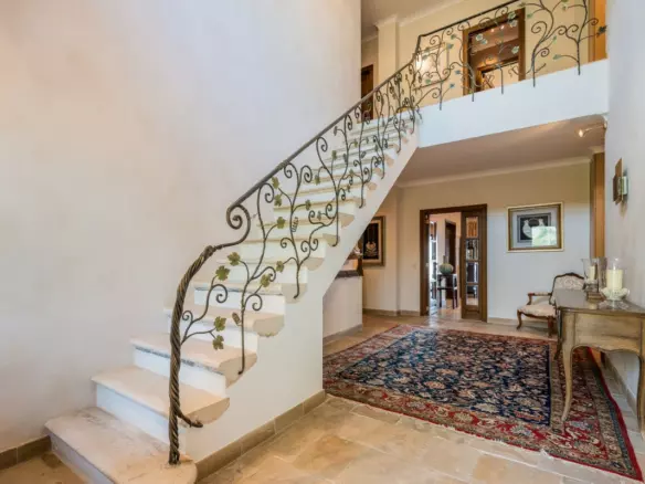 9-bedroom Villa In Ojen, Spain (1.688 M²)