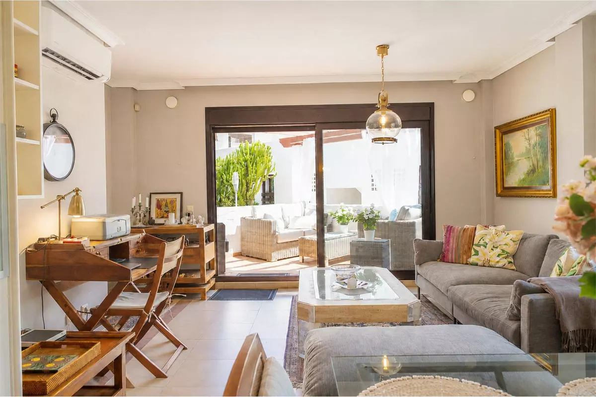 1-bedroom Apartment In Marbella, Spain (84 M²)
