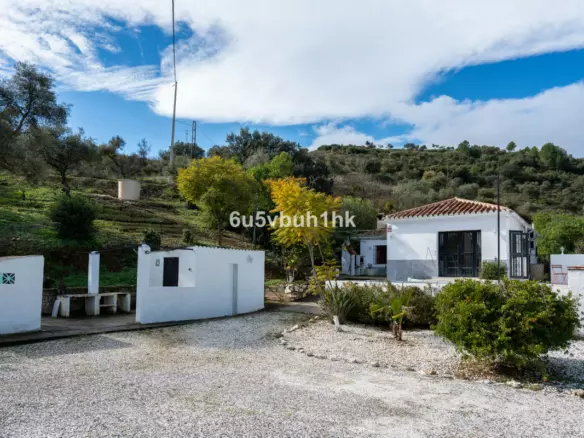3-bedroom Country House In Alhaurín El Grande, Spain (223 M²)