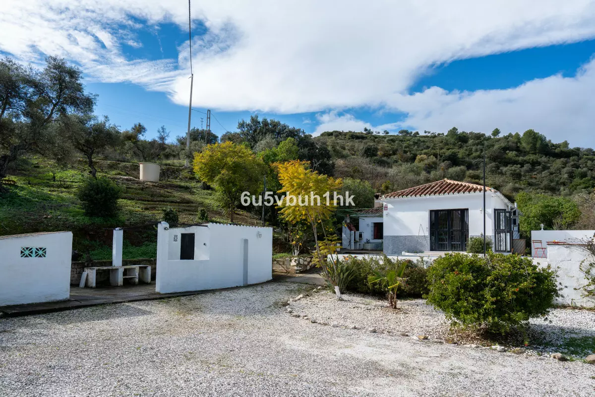 3-bedroom Country House In Alhaurín El Grande, Spain (223 M²)