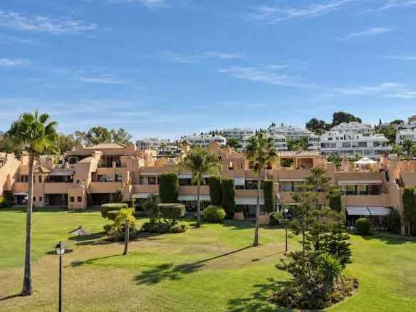 3-bedroom Apartment In Estepona, Spain (247 M²)