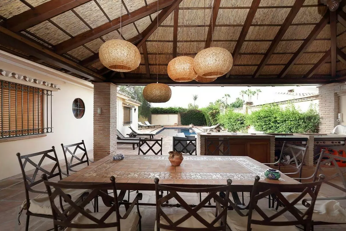 4-bedroom Villa In Estepona, Spain (177 M²)