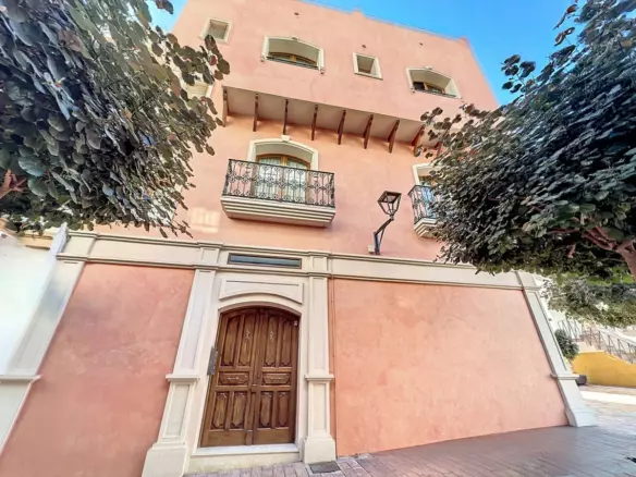 7-bedroom Town House In Estepona, Spain (451 M²)