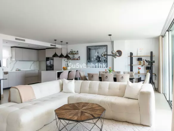3-bedroom Apartment In Benalmádena, Spain (185 M²)