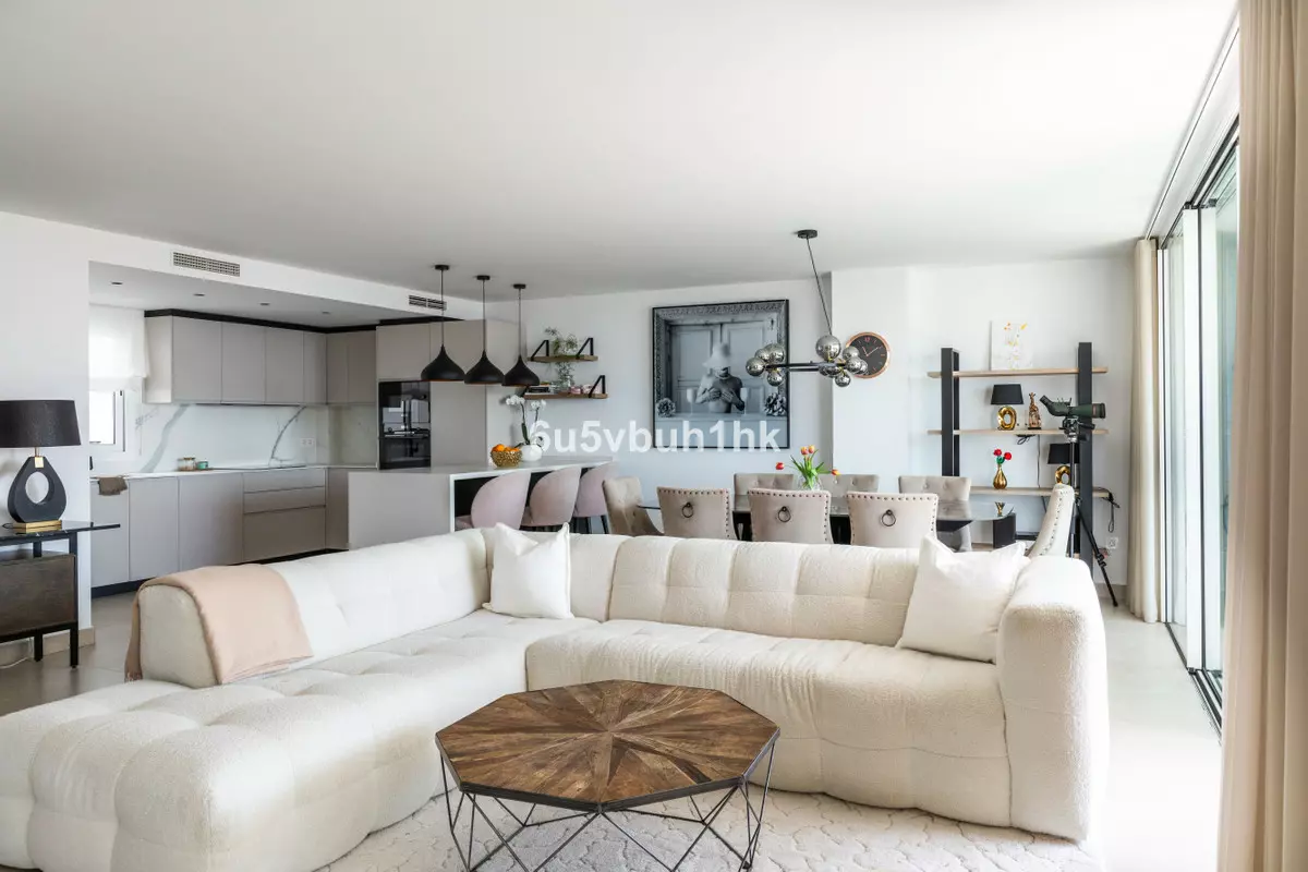 3-bedroom Apartment In Benalmádena, Spain (185 M²)