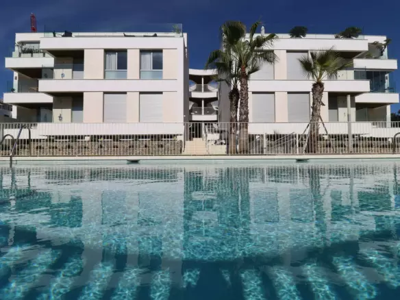 3-bedroom Apartment In Marbella, Spain (149 M²)