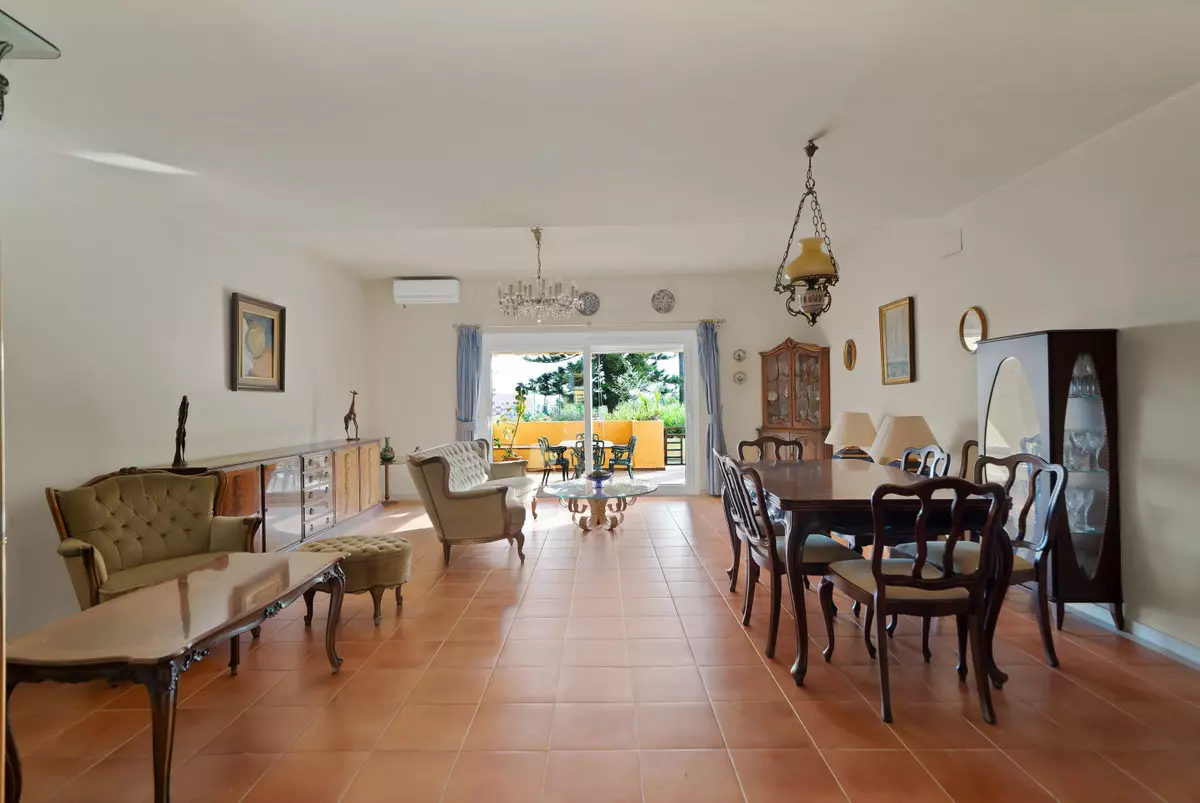 4-bedroom Town House In Estepona, Spain (235 M²)